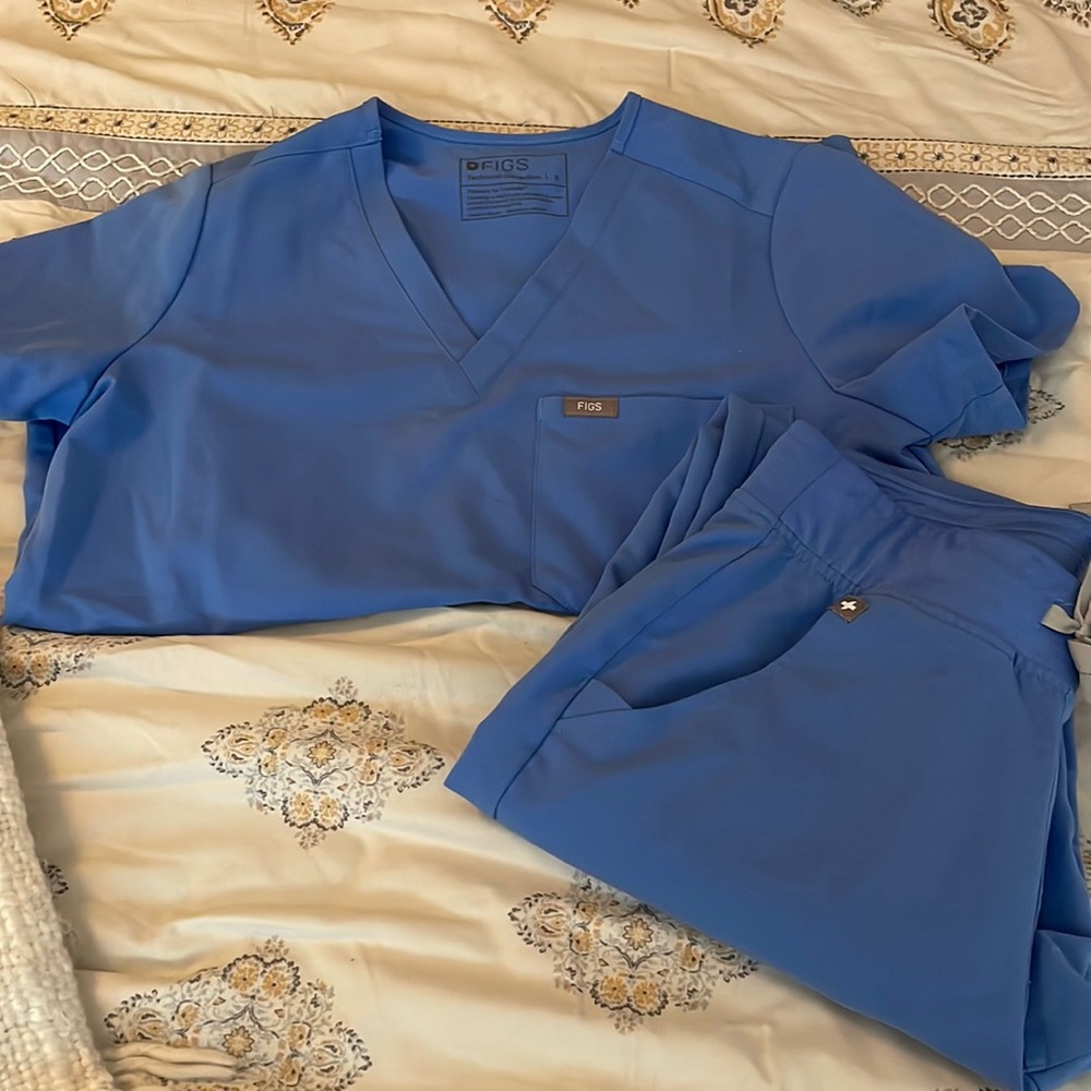 Figs scrubs